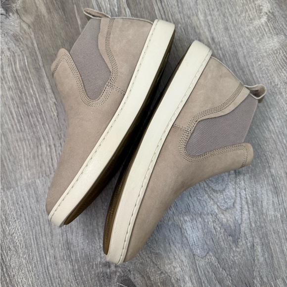 Olukai Women's Pehuea Mid Chelsea Booties Size 7 - Picture 9 of 10